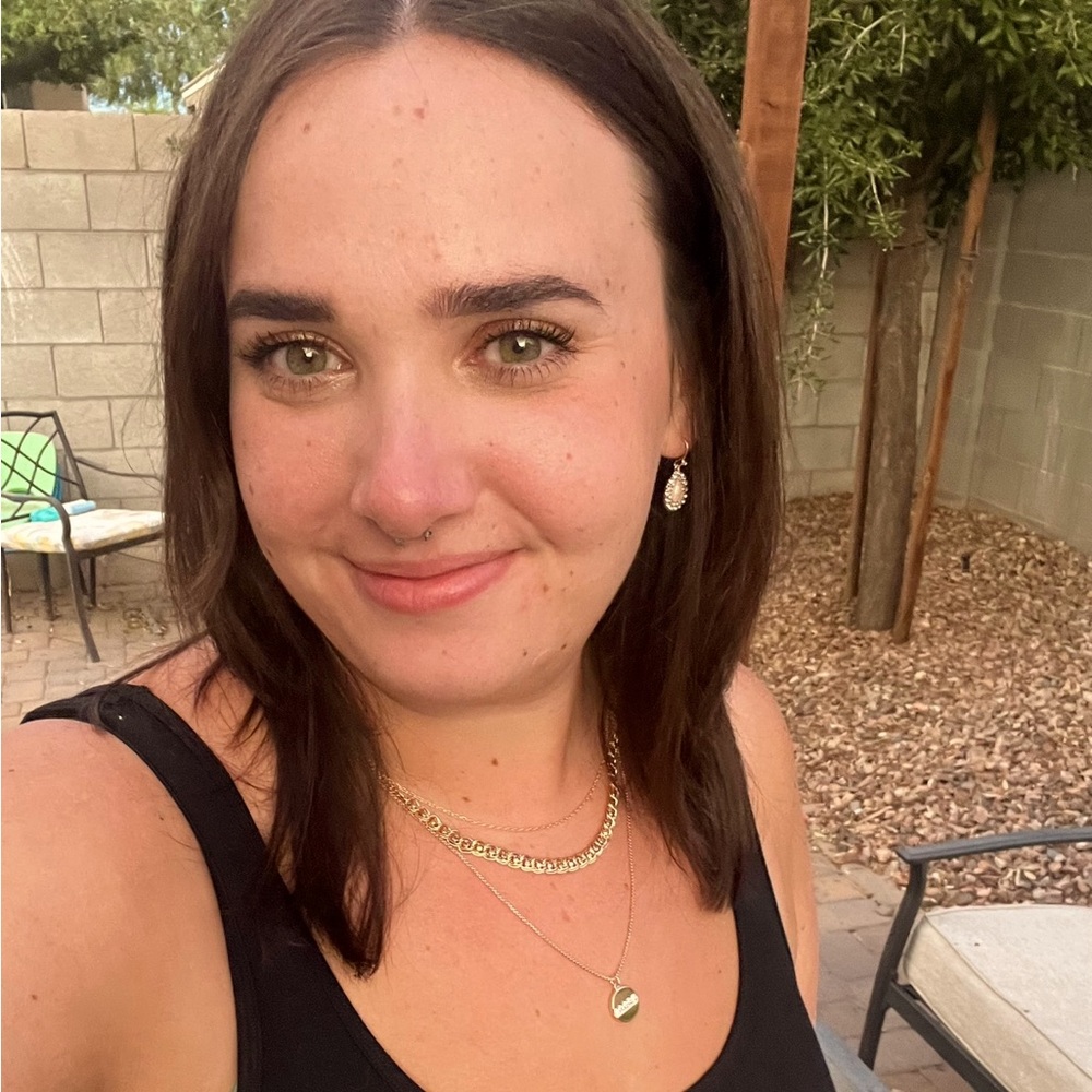 Meet your Posher, Kayla